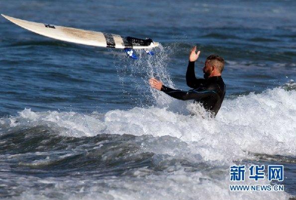 省人大代表审议政府工作报告和《浙江省优化营商环境条例（草案）》